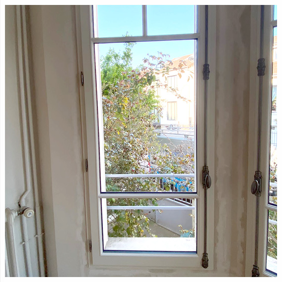 Fenêtres bois sur mesure Atulam modèle Estilou - Paris Ile-de-France - La Fermeture Parisienne