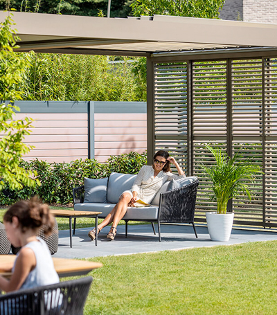 Pergola à lames orientables - La Fermeture Parisienne.