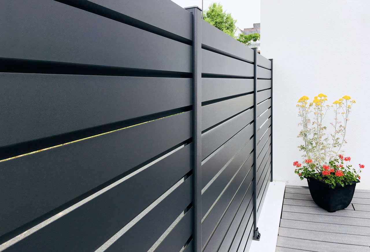 Fabrication et pose de portails et clôtures traditionnels en aluminium sur mesure à Plaisir - La Fermeture Parisienne - Yvelines