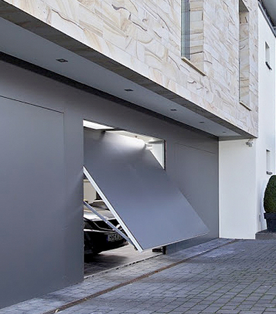 Portes de garage basculante sur mesure dans les Yvelines - La Fermeture Parisienne.