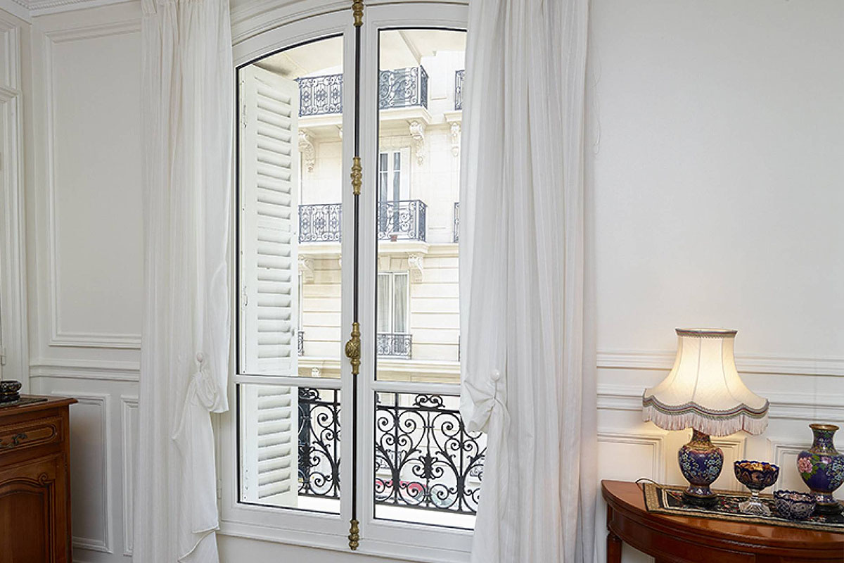 Fenêtres en bois sur mesure appartement haussmannien gamme Prestige - La Fermeture Parisienne - Paris